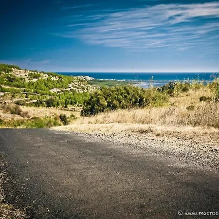 In France Near Hiking Trails 別荘 *